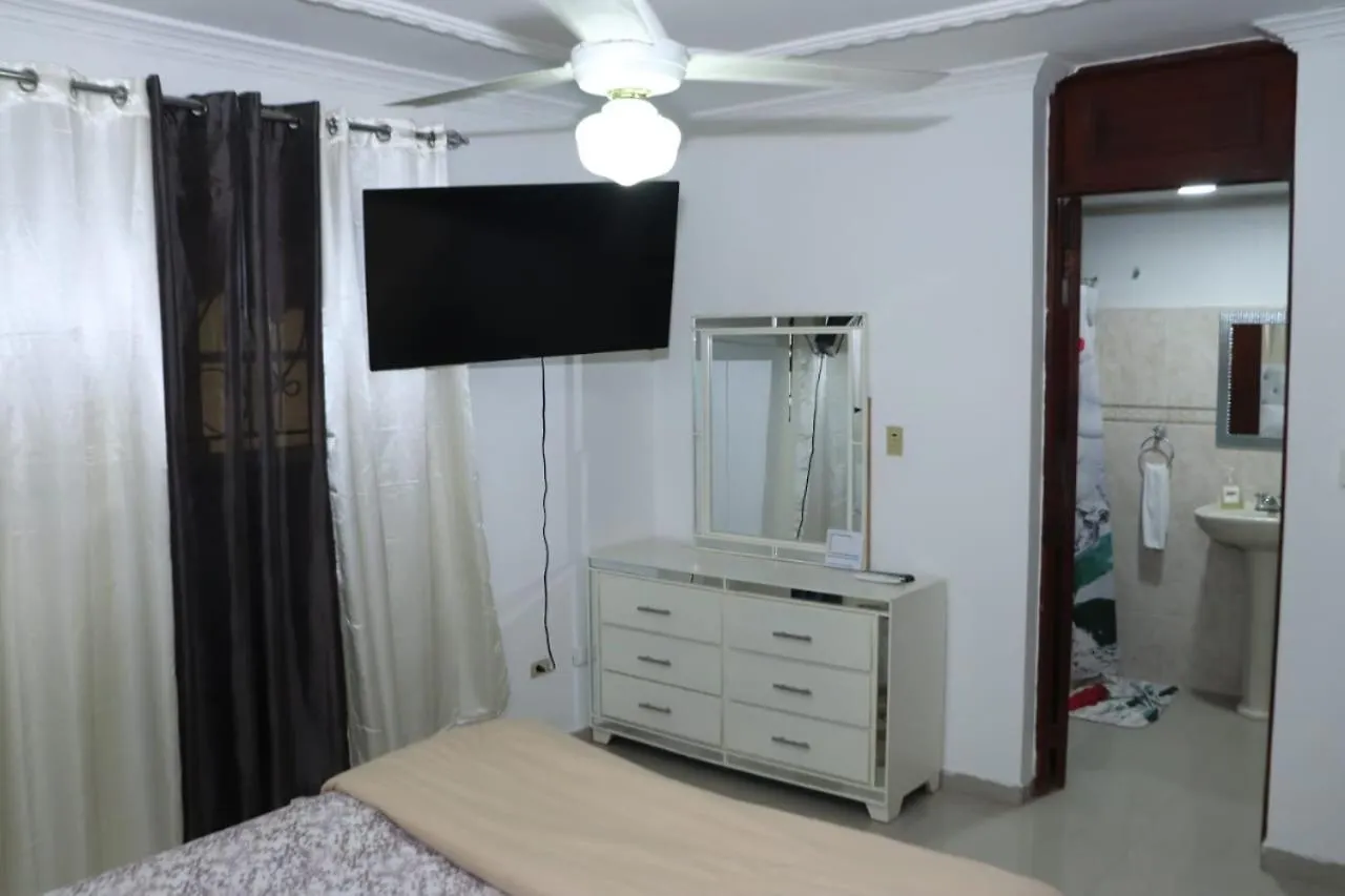 5Dr Cozy 3-Bedroom Apartment Santo Domingo