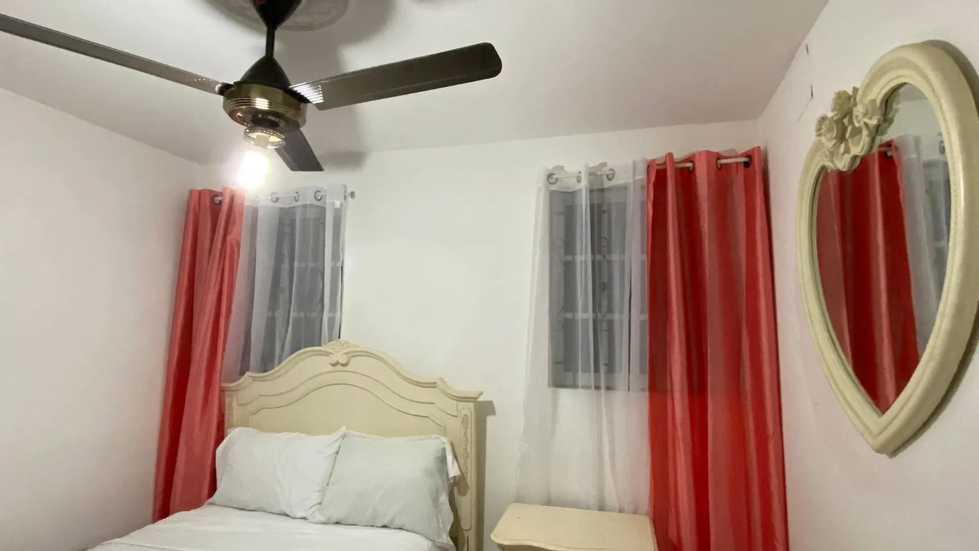 Three-Bedroom Apartment 1 Saint-Domingue